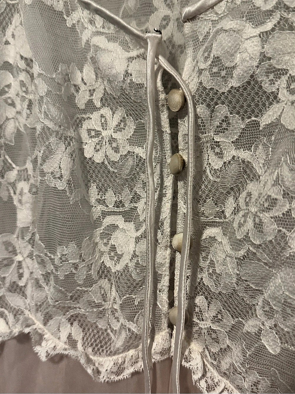 Vintage Vanity Fair Night dress overlay - Picture 3 of 6